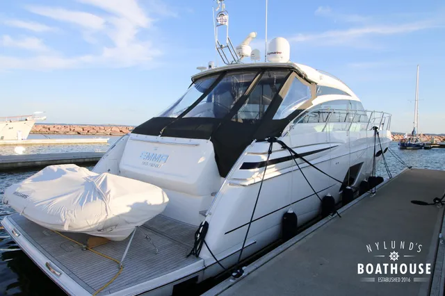 Princess V52 — Merellä