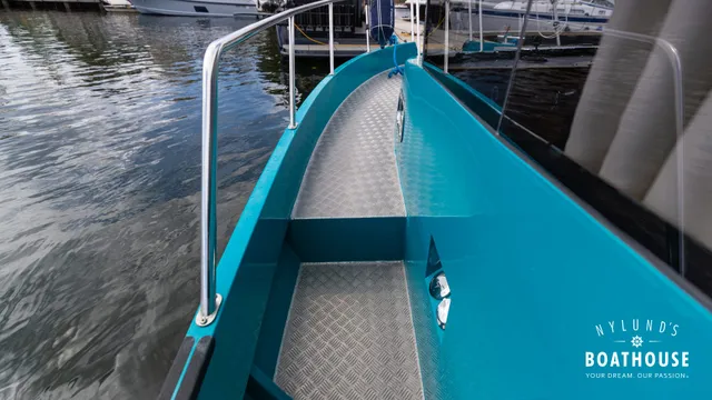 Brizo Yachts 28
