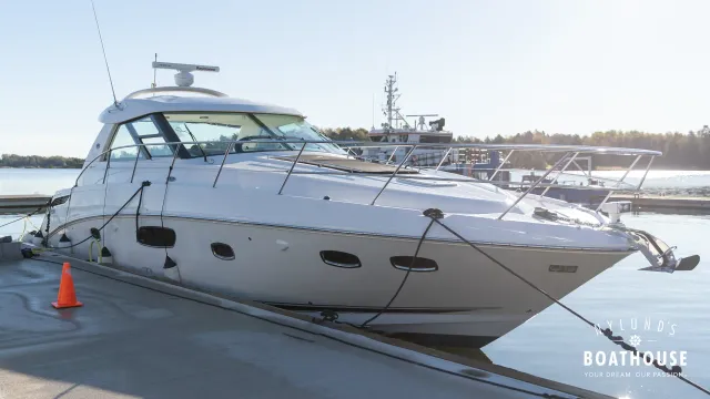 Sea Ray 450 Sundancer — Navegando