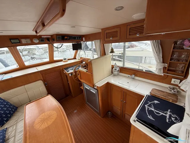 Halvorsen 32 Gourmet Cruiser