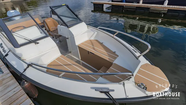 Silver Eagle 640 BR — Exterior