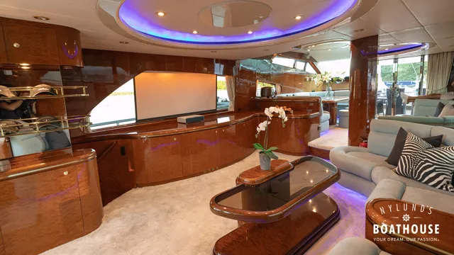 Elegance 68 — Interior
