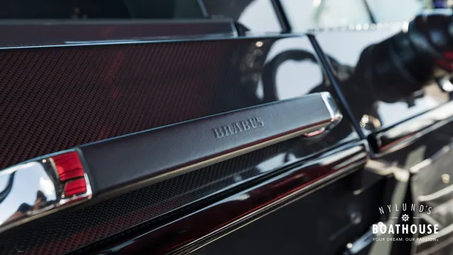 Axopar Brabus Shadow 800 Sun Top — Extérieur
