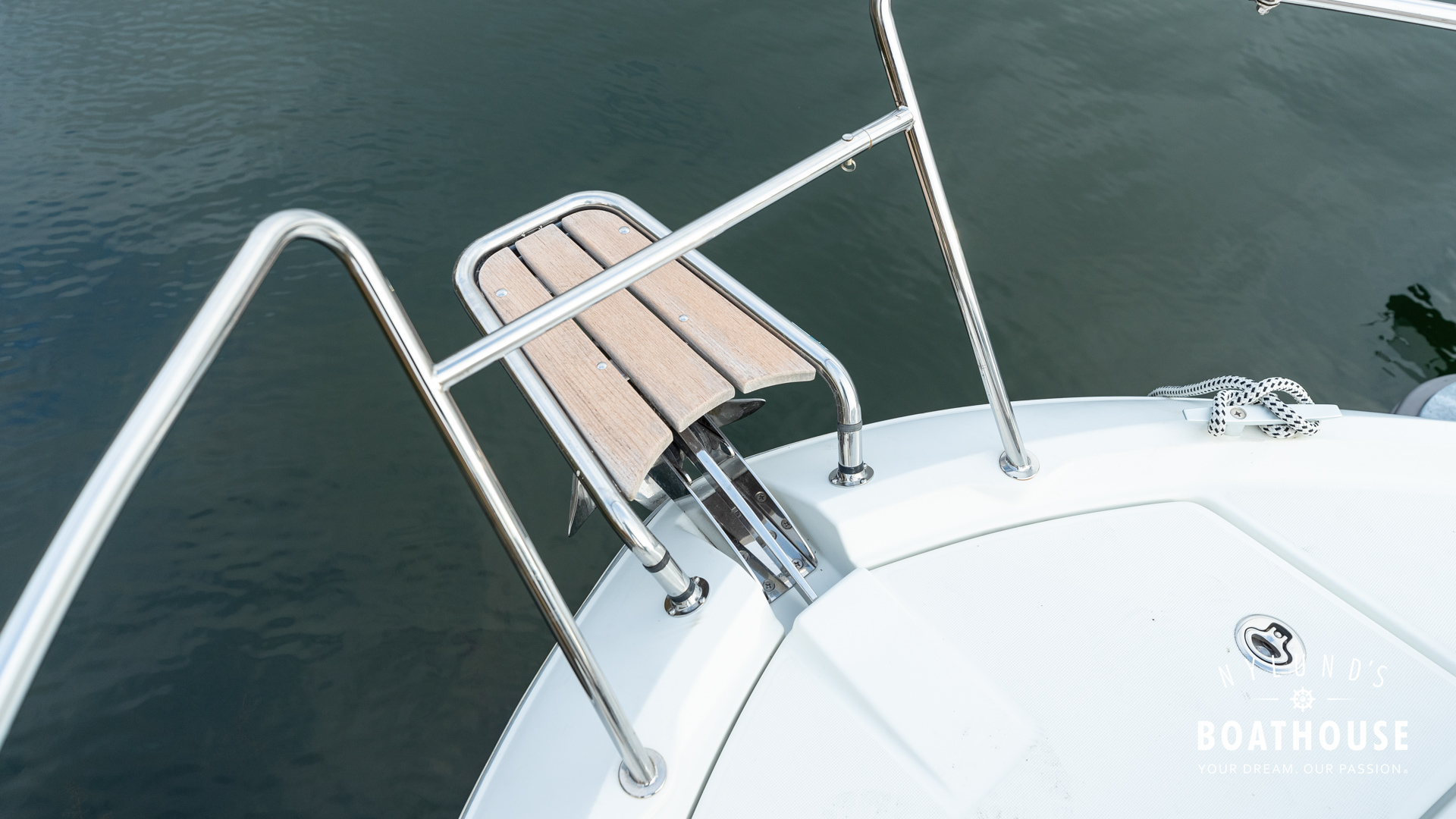 Beneteau Antares 8.80 OB - Image 24