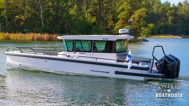Axopar 28 Cabin — Merellä