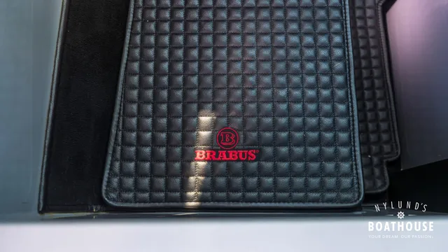 Axopar Brabus Shadow 800 Sun Top — Extérieur