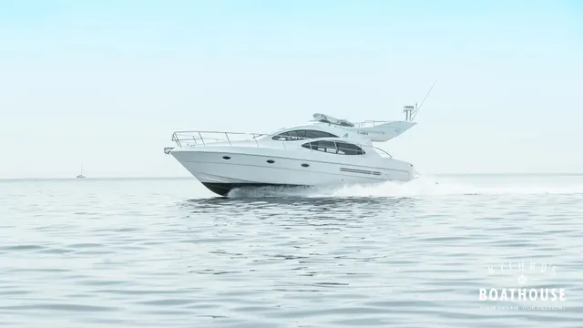 Azimut 42 Fly — En navigation