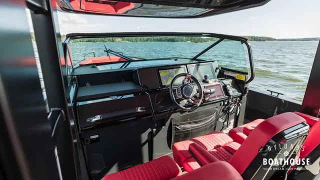 Axopar Brabus Shadow 800 Sun Top — Extérieur