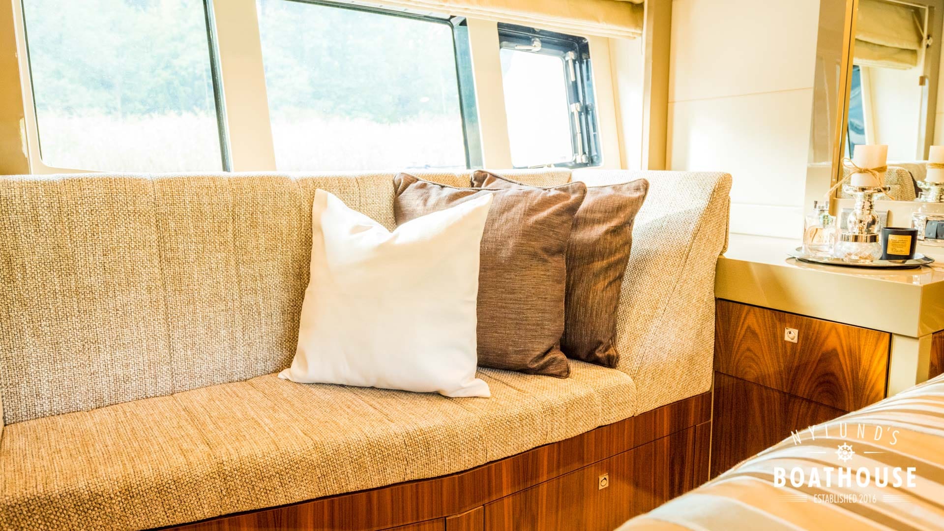 Sunseeker Predator 60 - Image 9