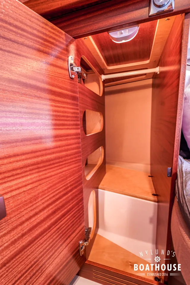 Nimbus 305 Coupé — Interior