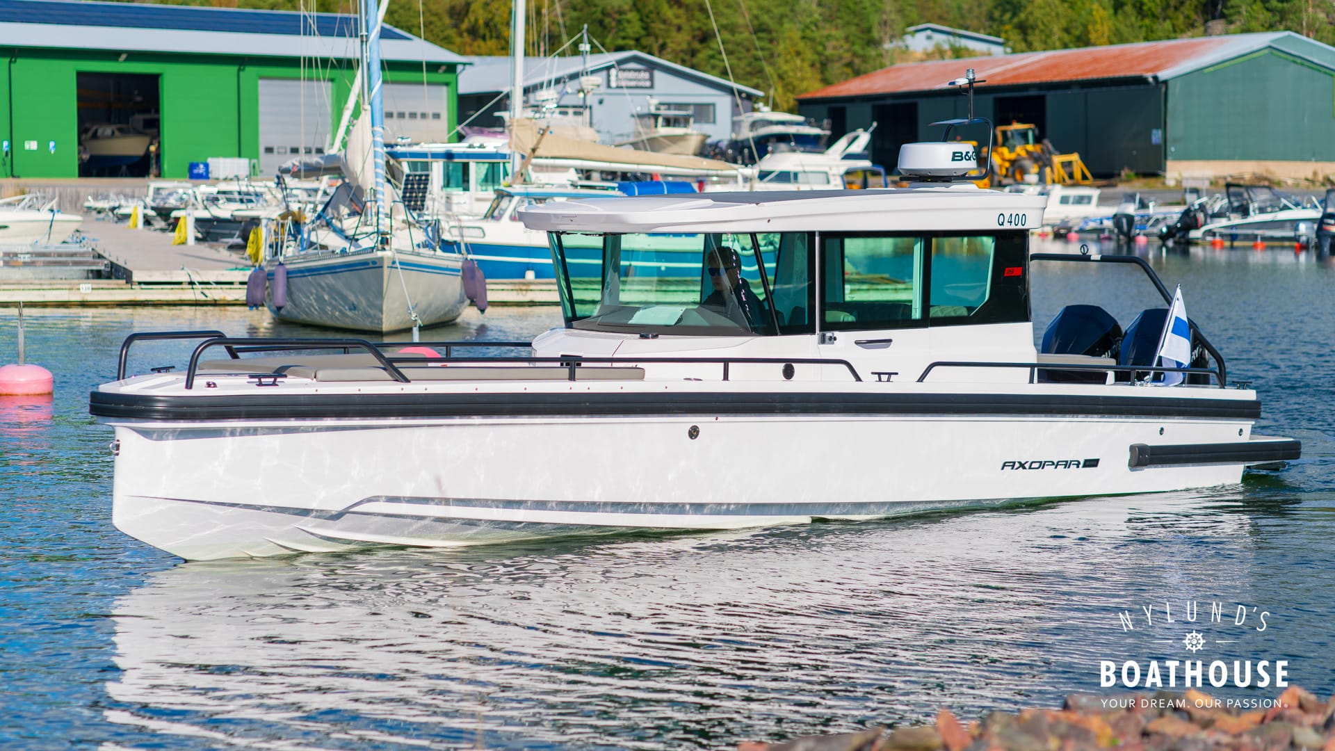 Axopar 28 Cabin - Image 3