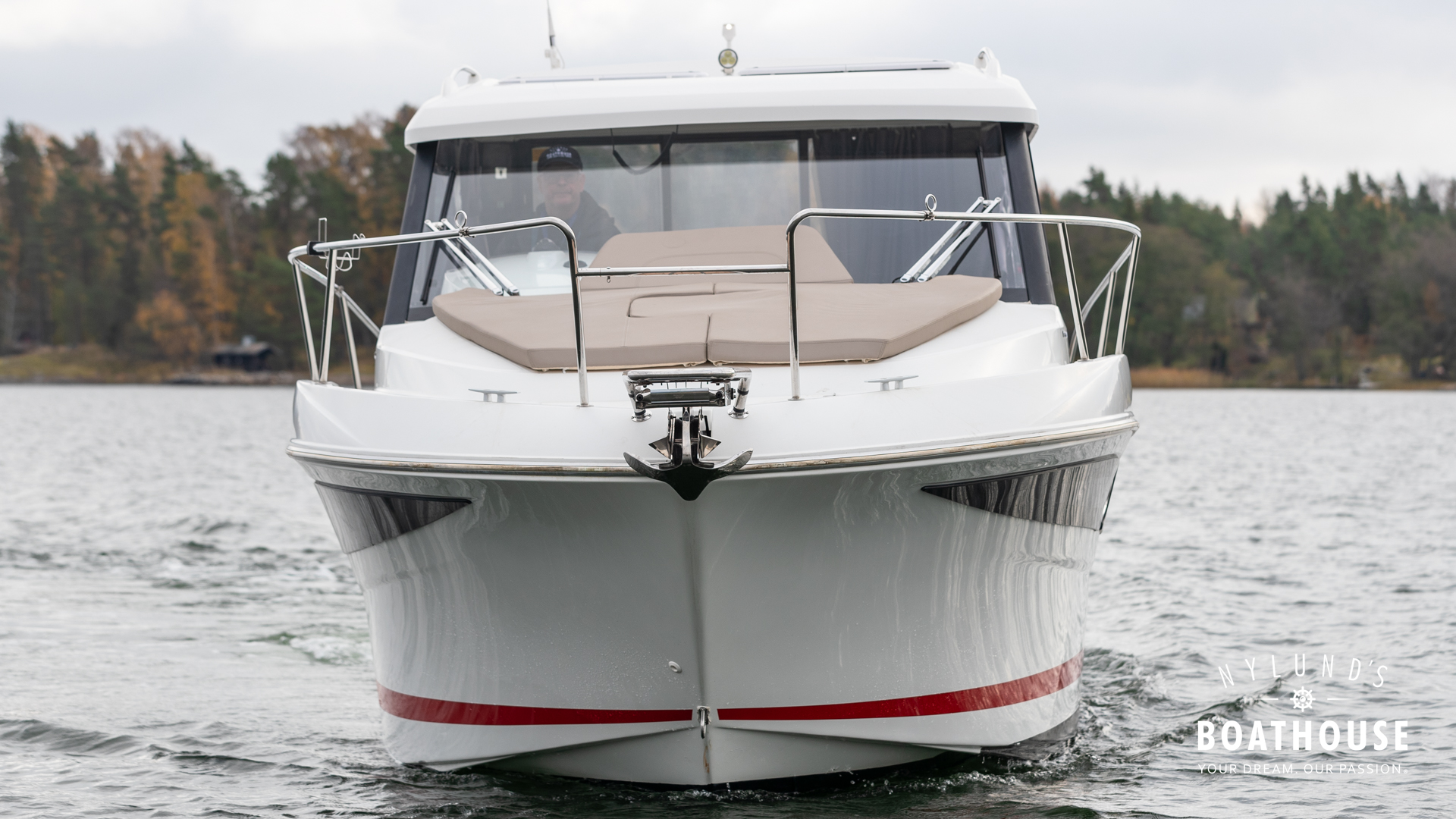 Beneteau Antares 8.80 OB - Image 13