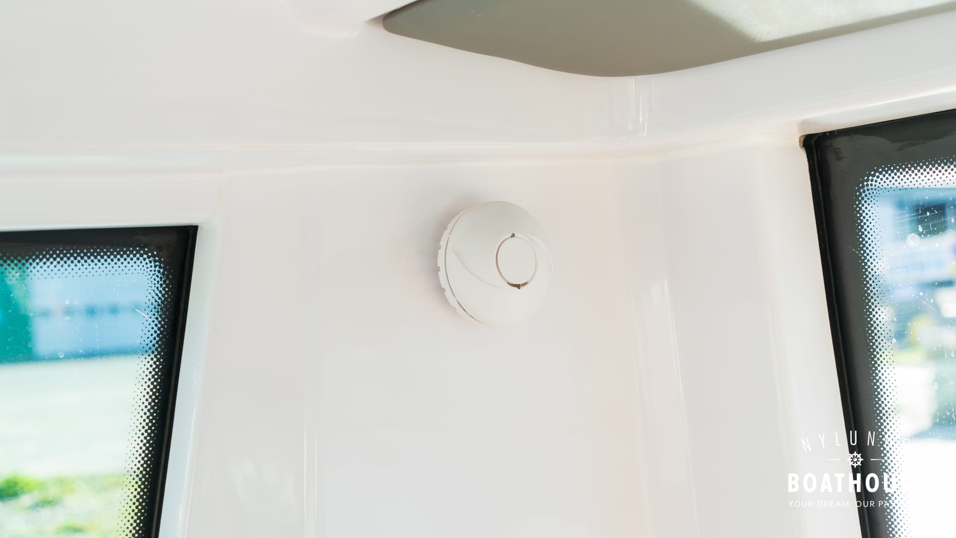 Axopar 28 Cabin - Image 95