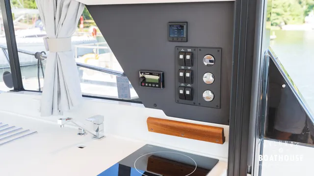 Grandezza 37 CA — Interior