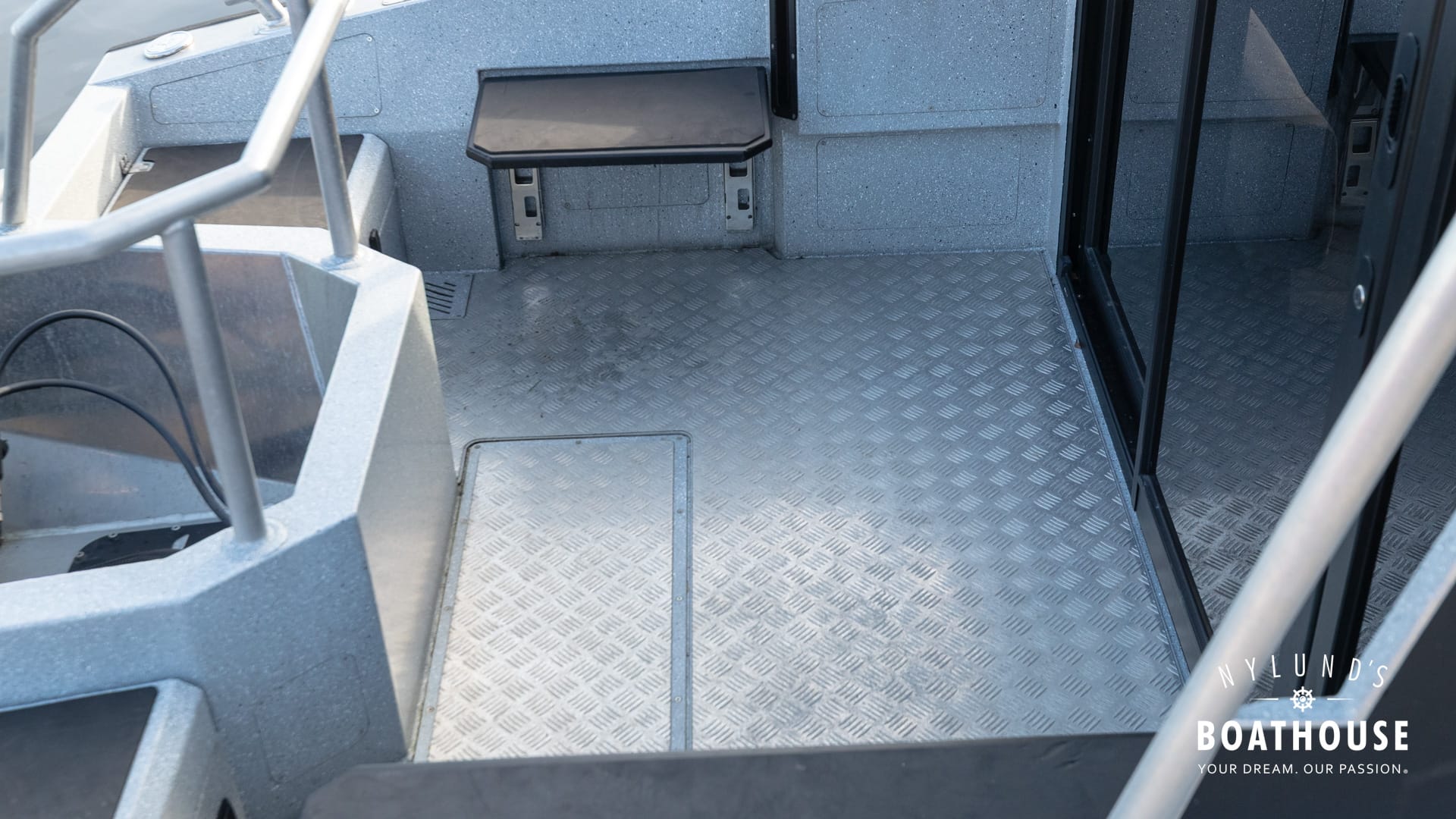 Vboats Voyager 700 Cabin - Image 18