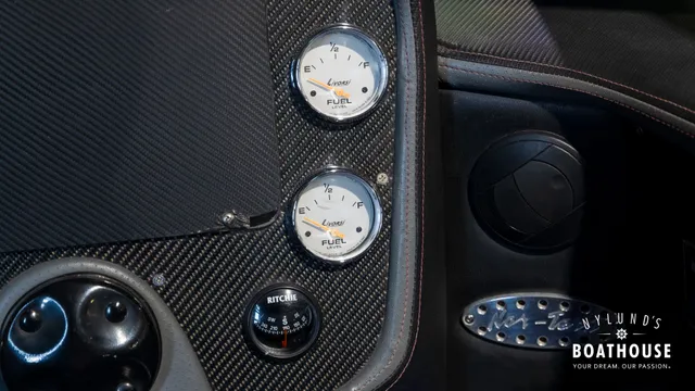 Nor-tech 4300 Supercat Roadster — Ulkopuoli