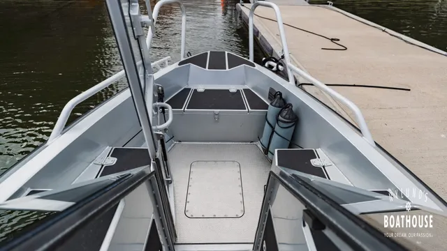Anytec A23 — Ulkopuoli