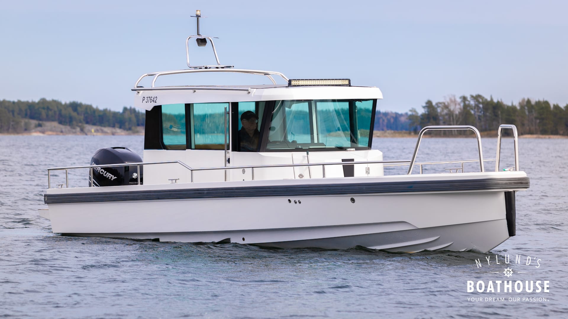 Axopar 28 Cabin - Image 3