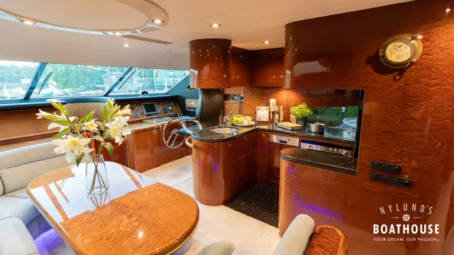 Elegance 68 — Interior