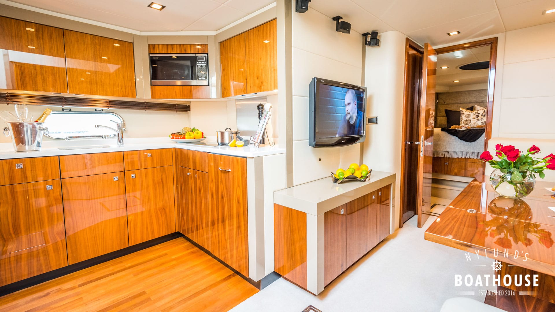 Sunseeker Predator 60 - Image 23