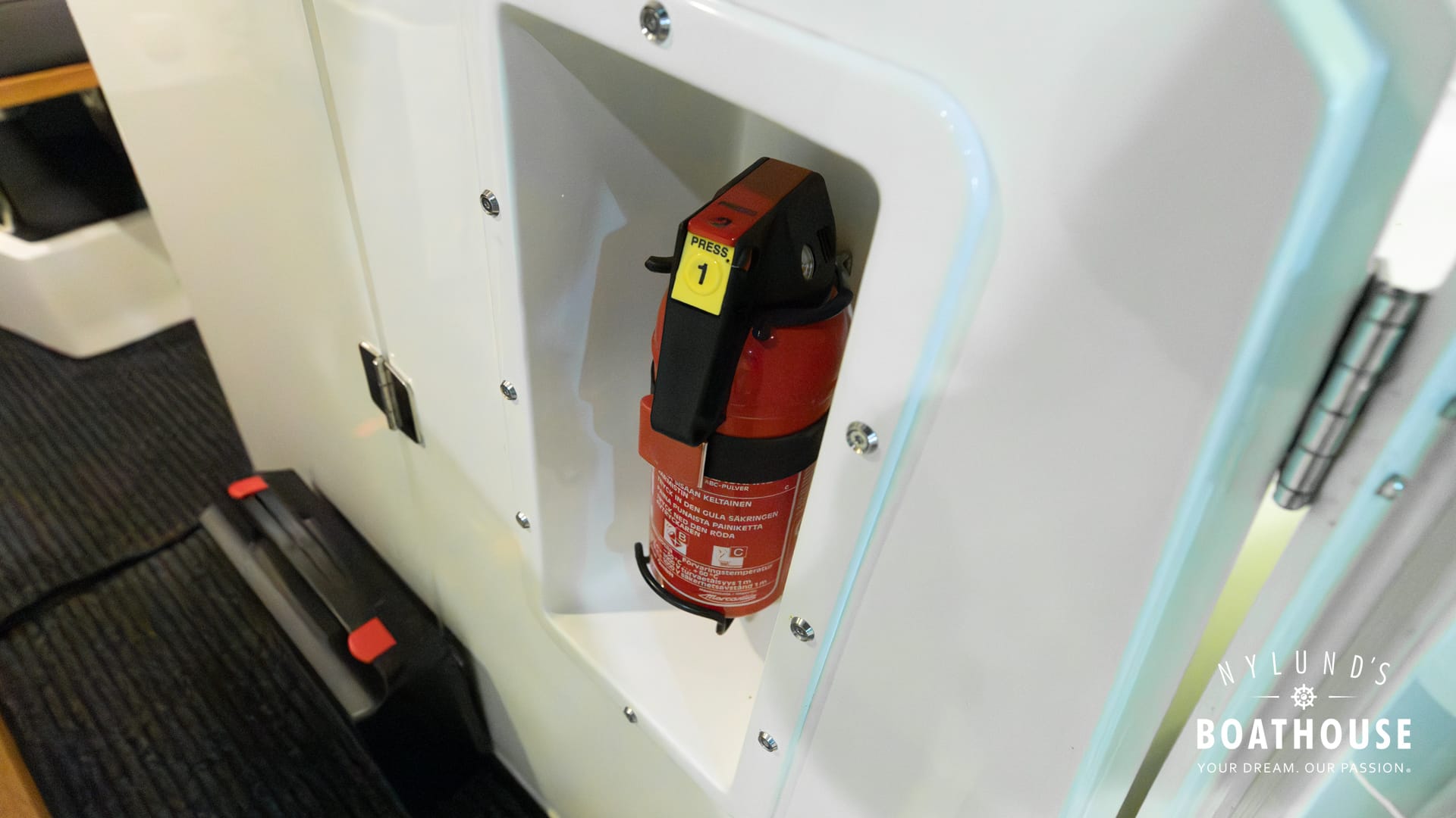 XO 270 RS Cabin OB - Image 13