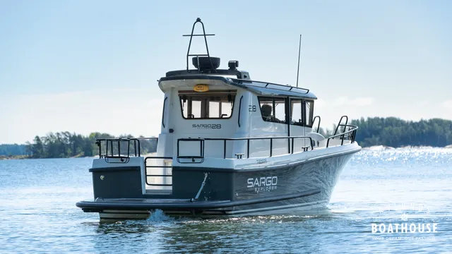 Sargo 28 Explorer — Merellä