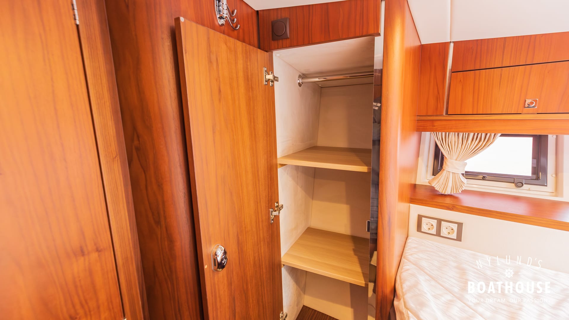 Galeon 340 Fly - Image 36