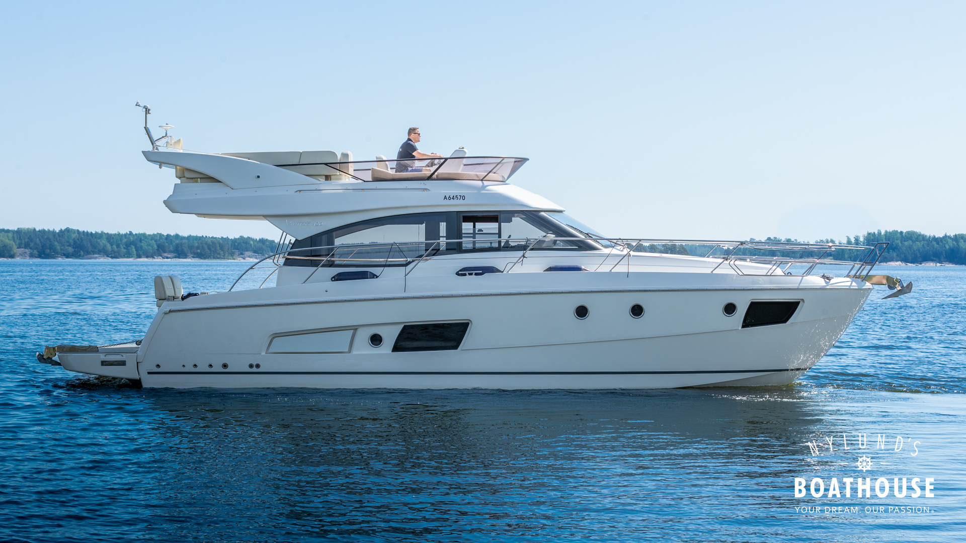 Bavaria Virtess 420 Fly - Image 2