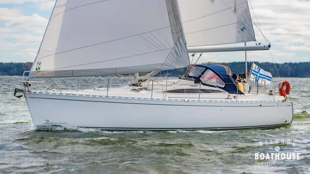 Delphia  D37