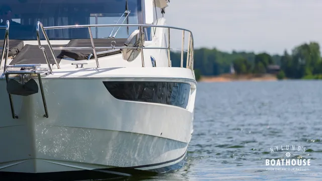 Galeon 430 HTC — Merellä