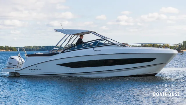 Beneteau Flyer 10 — Cruising