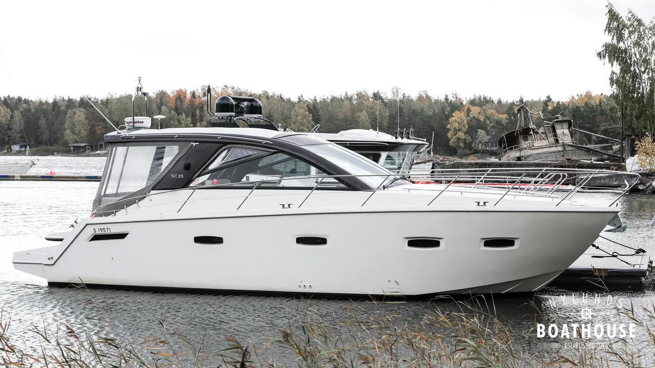 Sealine SC35 — Cruising