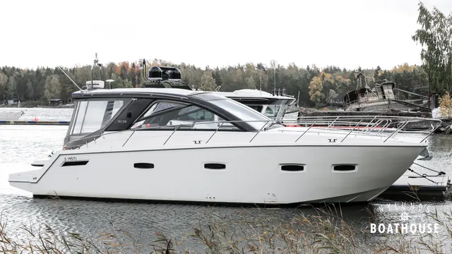Sealine SC35 — Cruising
