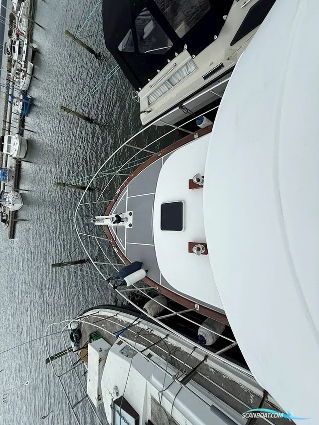 Halvorsen 32 Gourmet Cruiser