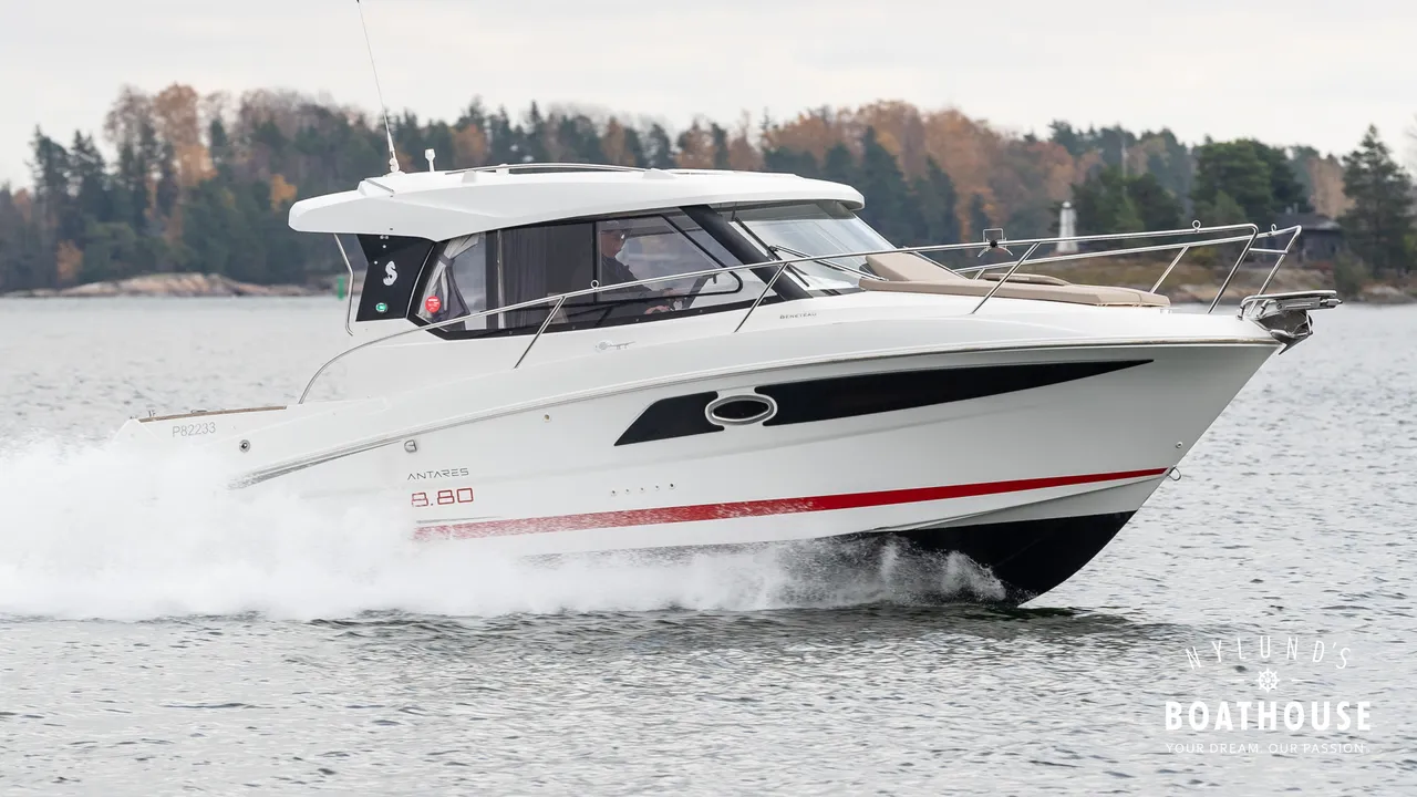 Beneteau Antares 8.80 OB
