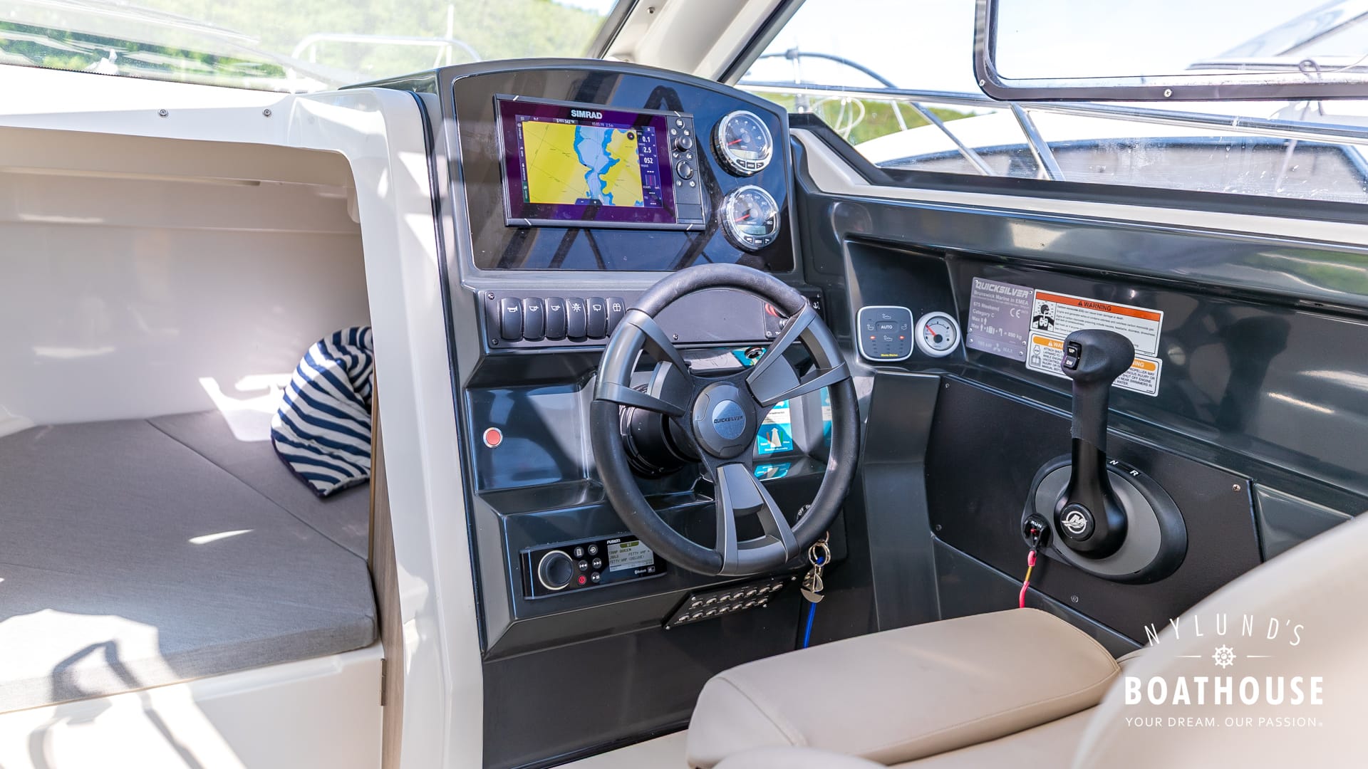 Quicksilver Activ 675 Weekend - Image 18