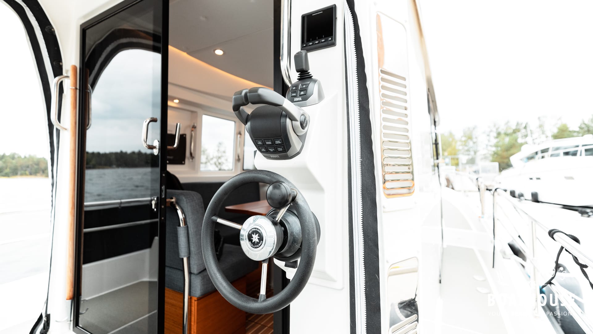Paragon 31 Cabin - Image 100