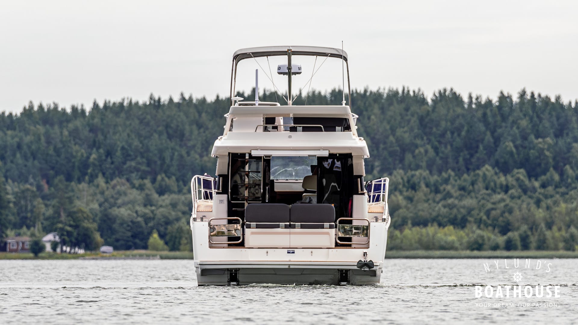 Bavaria Virtess 420 Fly - Image 8