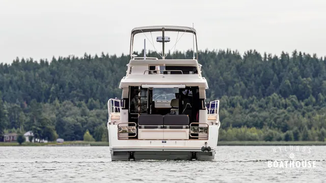 Bavaria Virtess 420 Fly — Cruising
