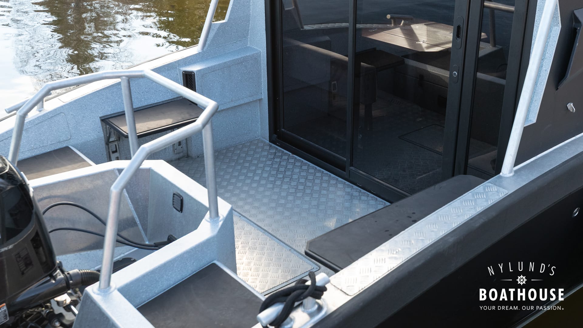 Vboats Voyager 700 Cabin - Image 16