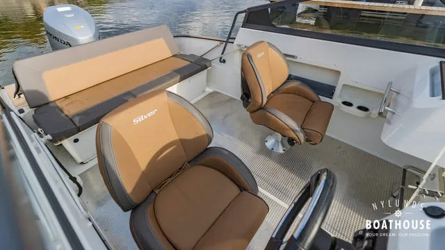 Silver Eagle 640 BR — Exterior