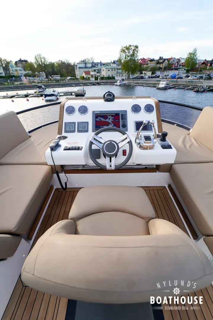 Sealine F46 - Image 6