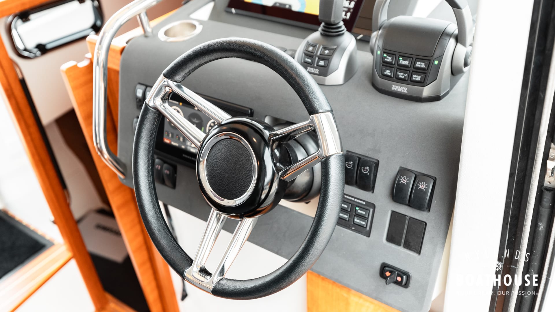 Paragon 31 Cabin - Image 65