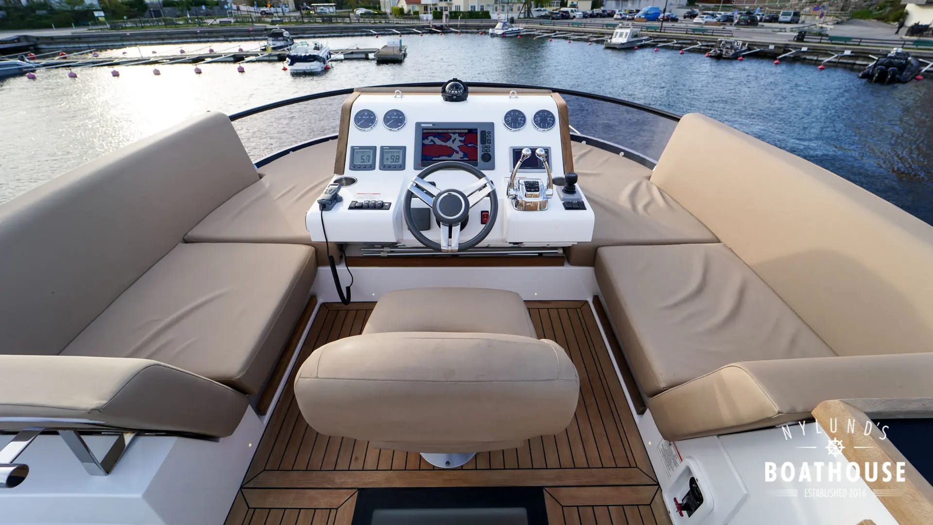 Sealine F46 - Image 11