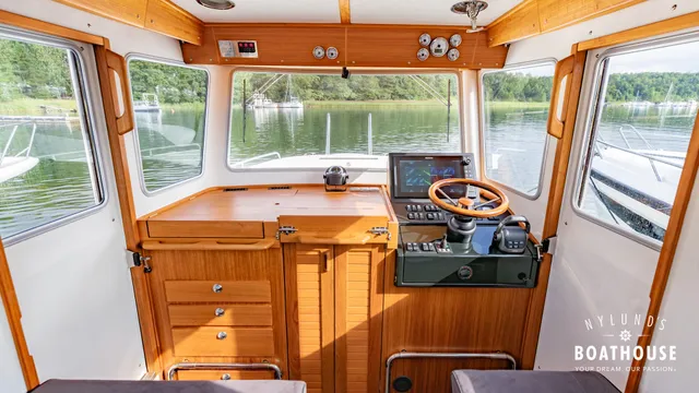 Targa 27.2 — Interior