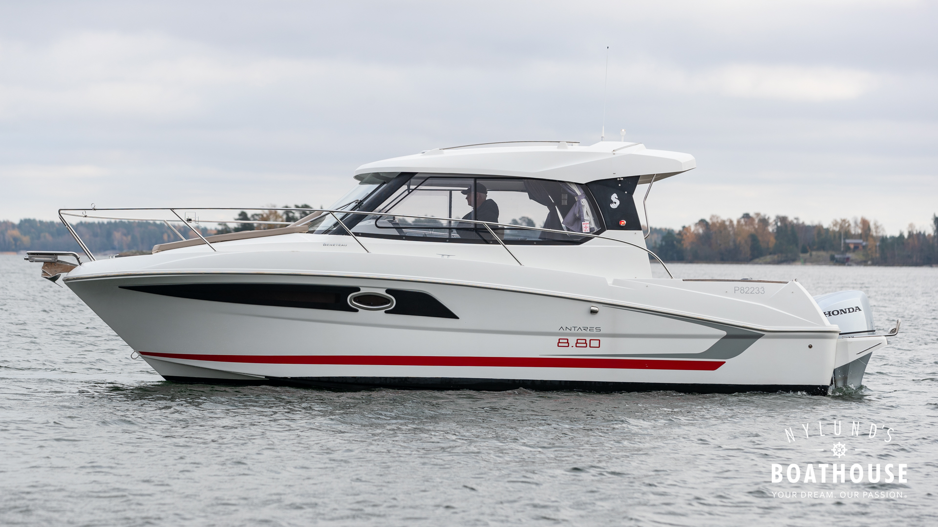Beneteau Antares 8.80 OB - Image 27