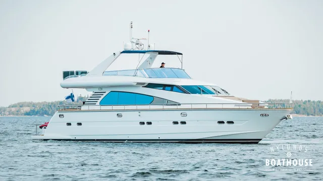 Elegance 68 — Cruising