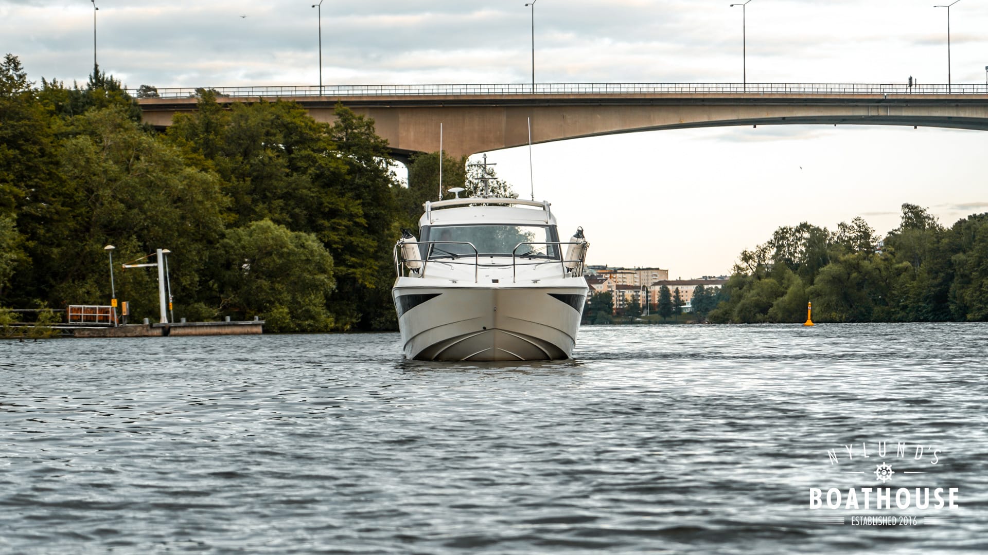 Galeon 325 HT - Image 11