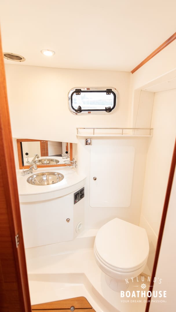 Paragon 31 Cabin - Image 61