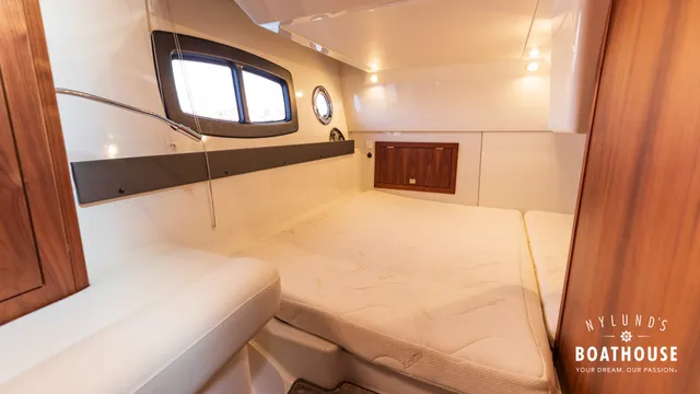 Grandezza 34 OC — Interior